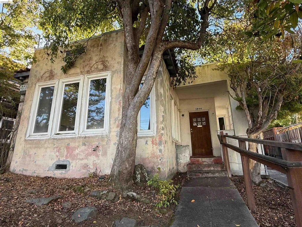 Photo of 1906 Vine St