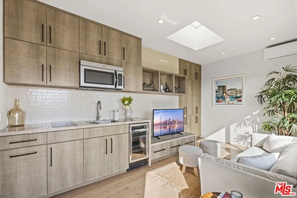 Photo of 24146 Malibu Road