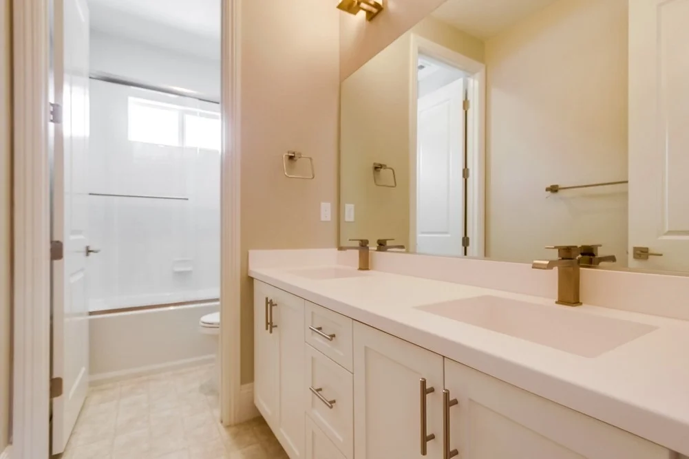 Photo of 663 Polaris Dr