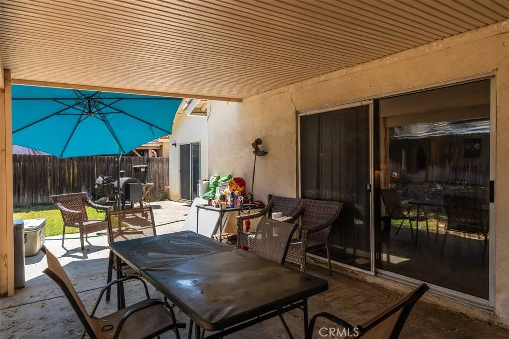 Photo of 955 Peacock Dr