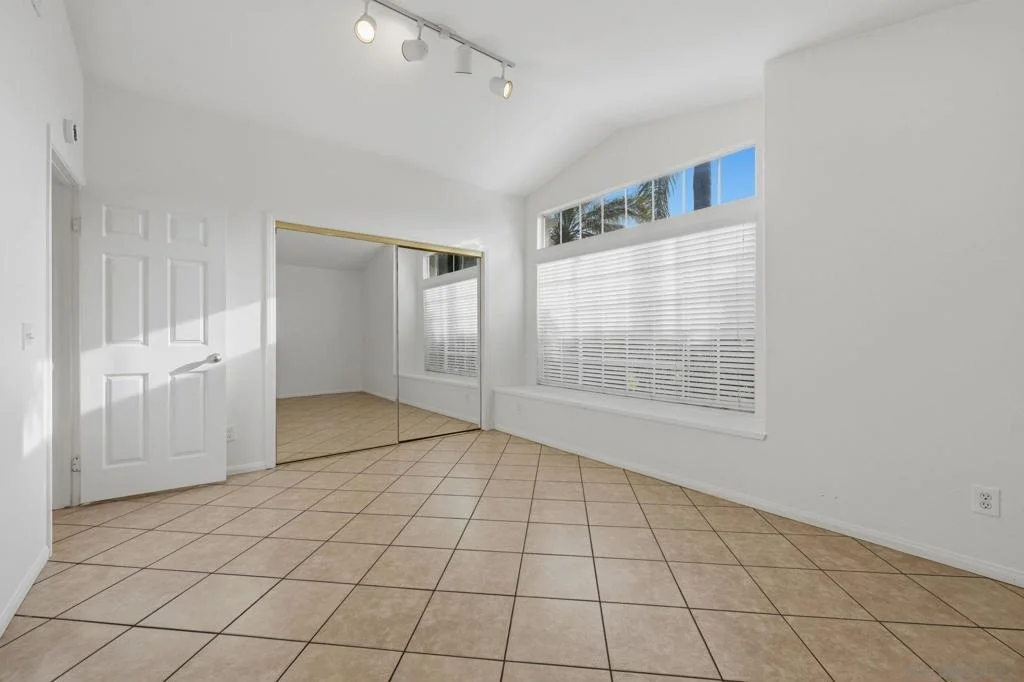Photo of 350 Crestview