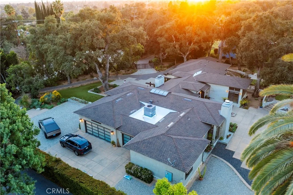Photo of 865 W Foothill