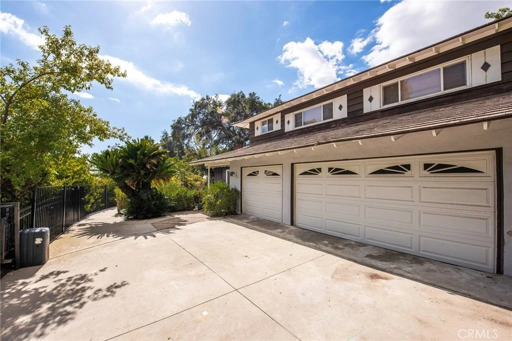 Photo of 1245 Oakhaven Road