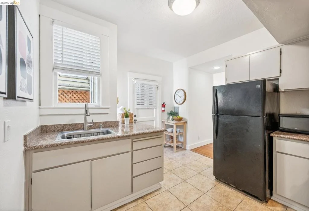 Photo of Unit 2 at 1767 Euclid Ave