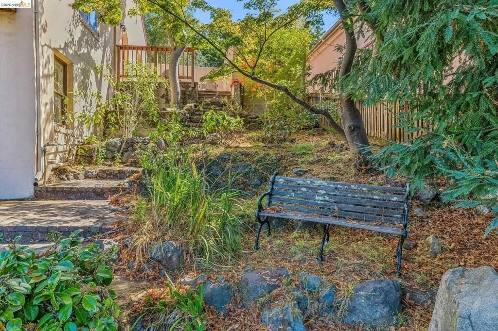 Photo of 1466 Scenic Ave