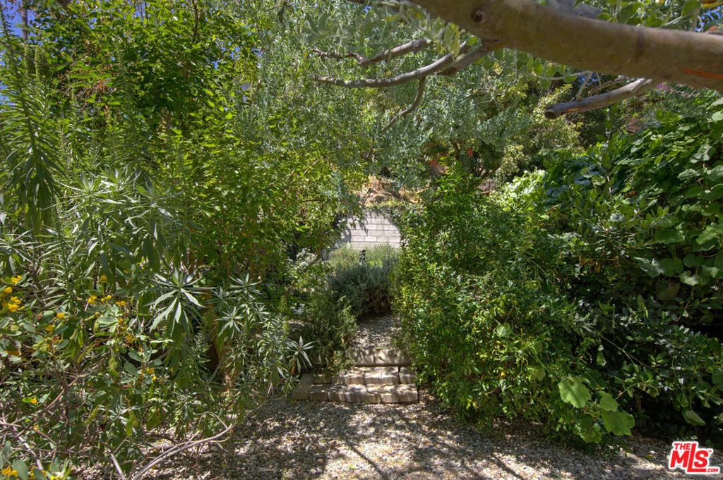 Photo of 457 Museum Drive