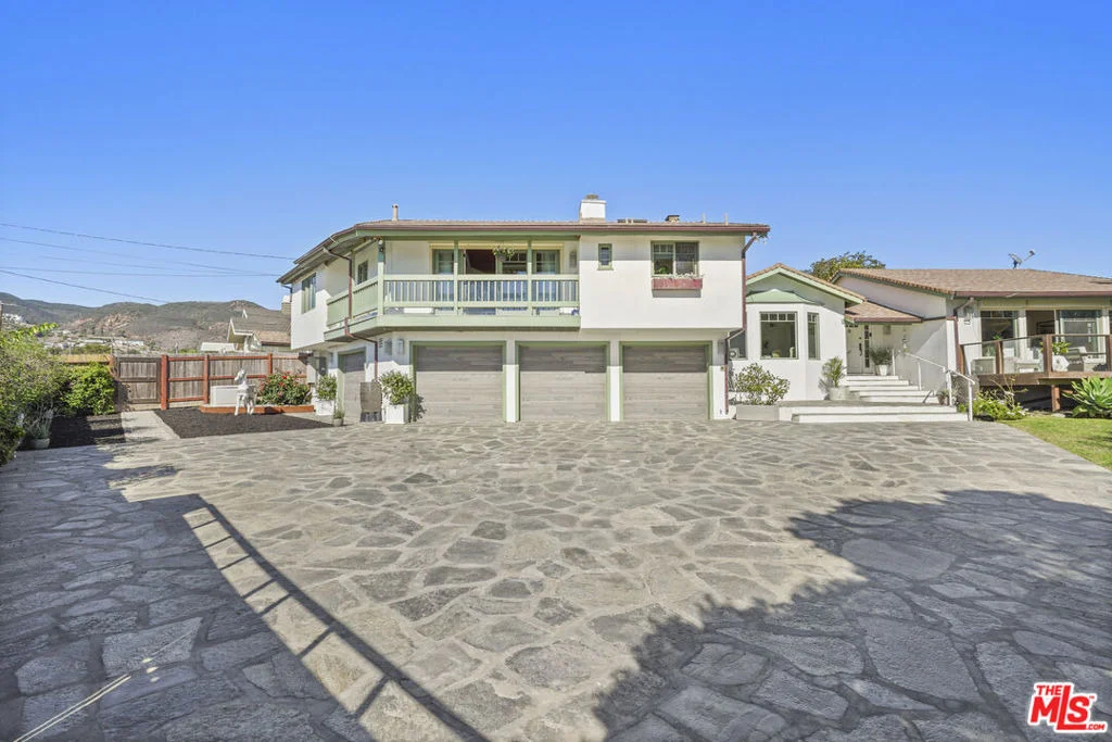 Photo of 6052 Merritt Drive
