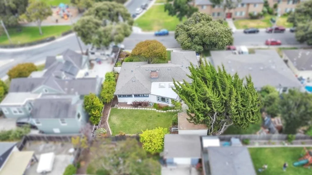Photo of 906 Bautista Drive
