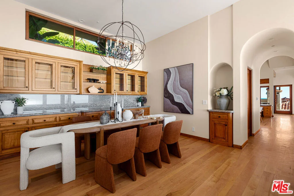 Photo of 4240 Avenida De La Encinal