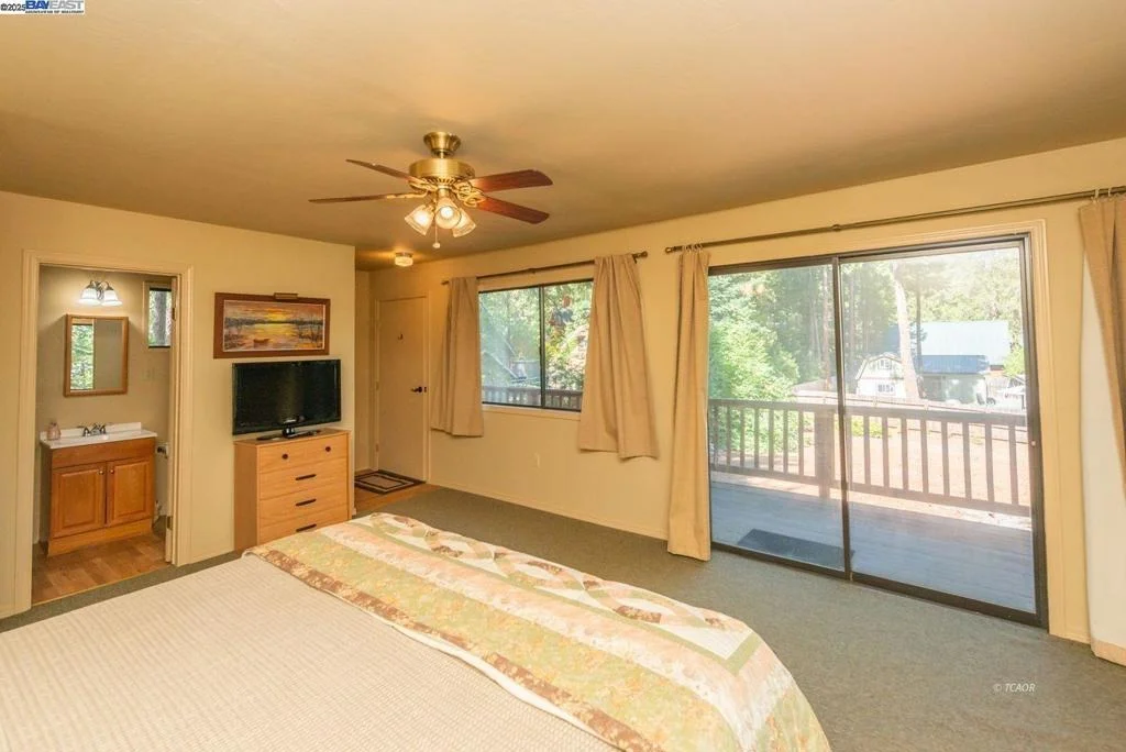 Photo of 230 Lakeview Dr.