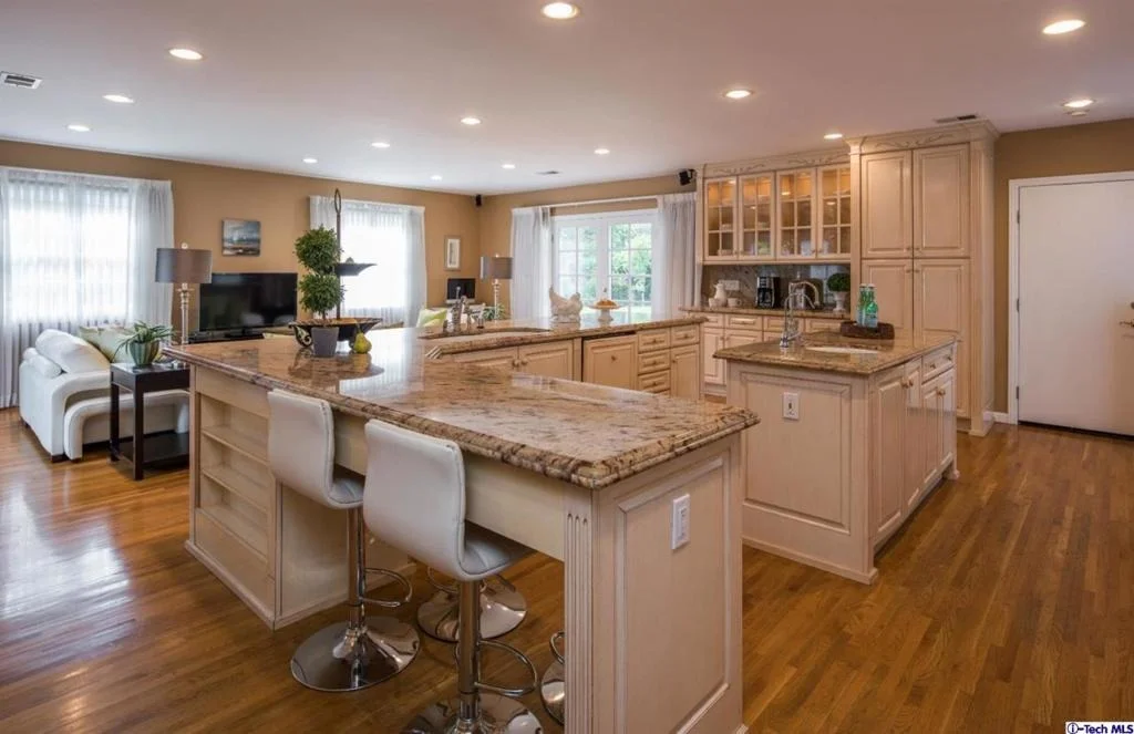 Photo of 2335 Lorain Road