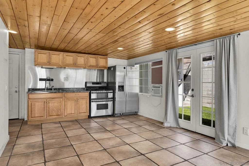 Photo of 12426 Royal
