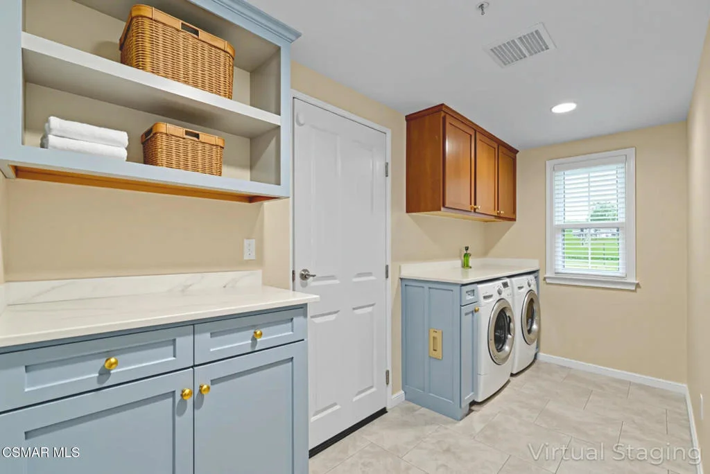Photo of Unit B at 2980 Campa Way