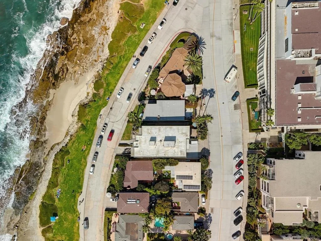 Photo of Unit 302 at 457 Coast