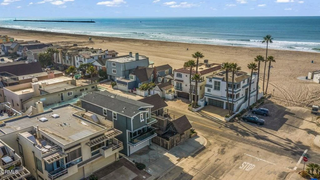 Photo of 104 La Brea Street