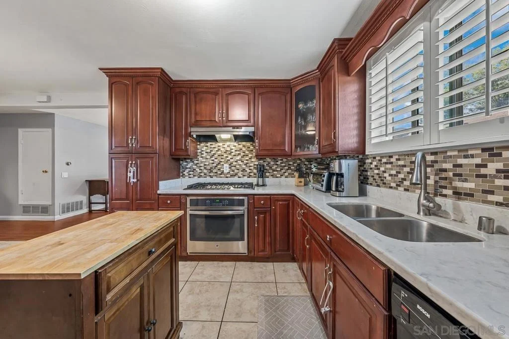 Photo of 819 Brucker