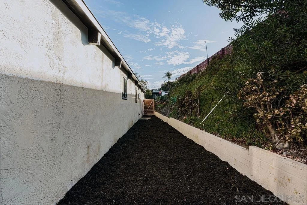 Photo of 4985 Pacifica Dr