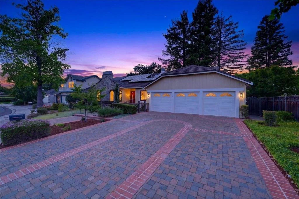 Photo of 292 Apricot Lane