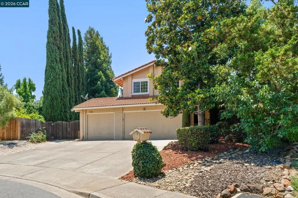 Photo of 721 Black Point Pl