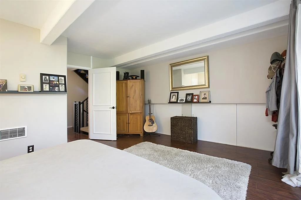 Photo of Unit G at 2402 Altisma