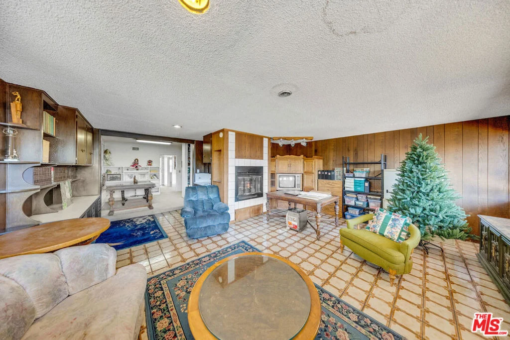 Photo of 656 E Kirkwall Road