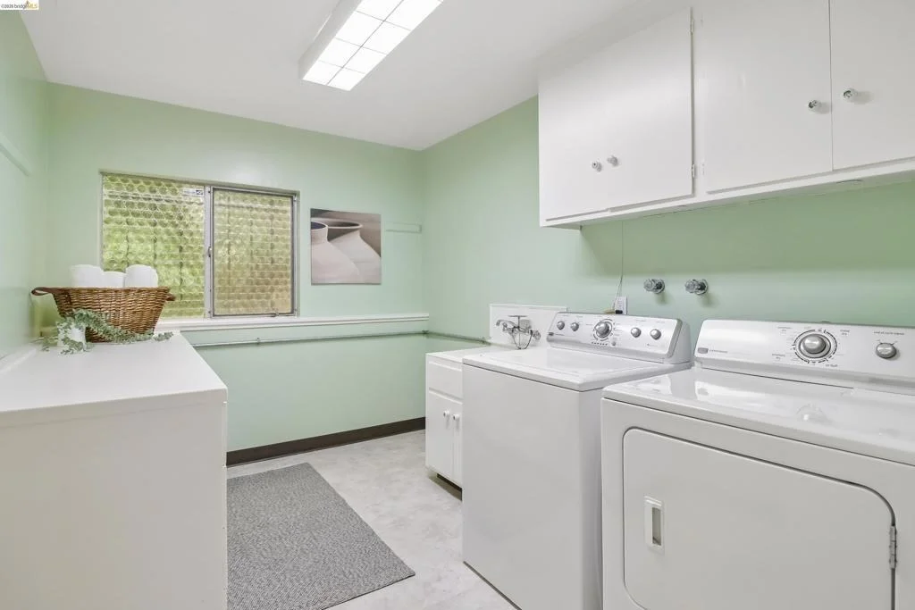Photo of 1 Woodcrest Cir
