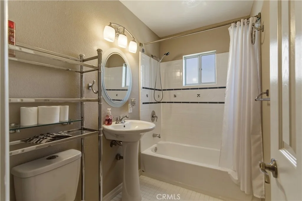 Photo of 1611 Hillcrest