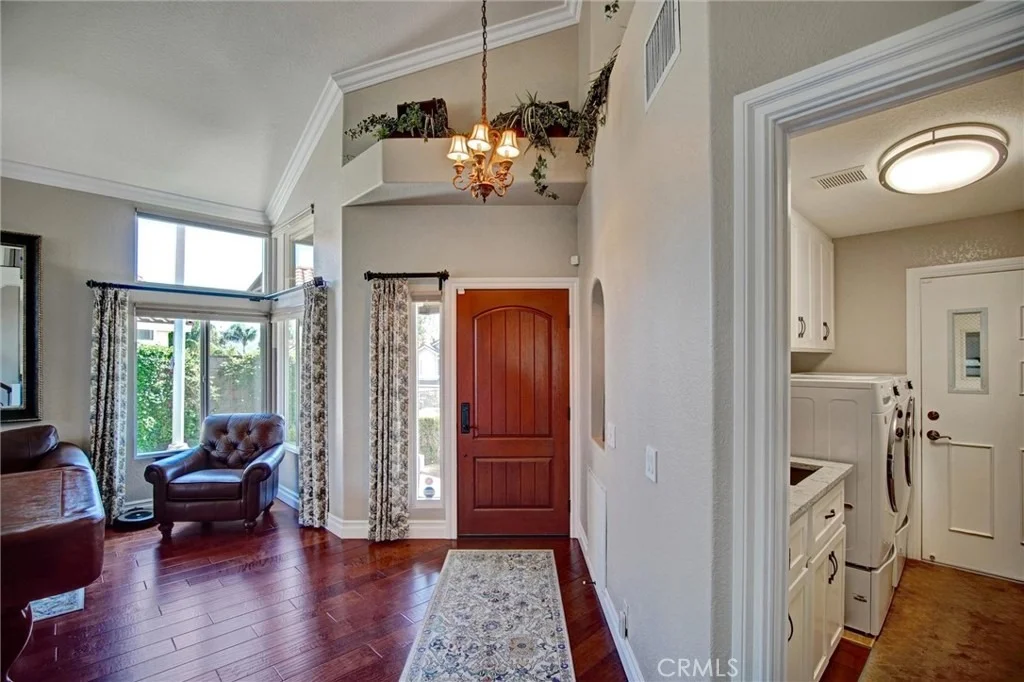 Photo of 445 Somerset Circle