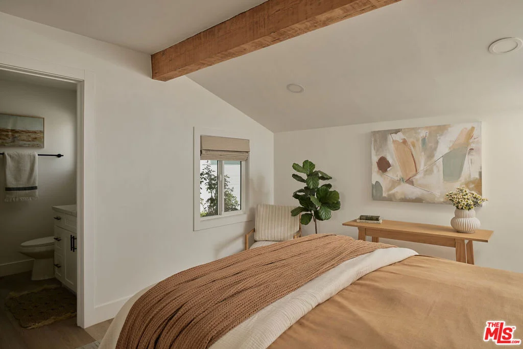 Photo of 1185 Medford Road