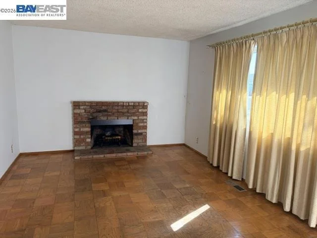Photo of 358 Robert Way