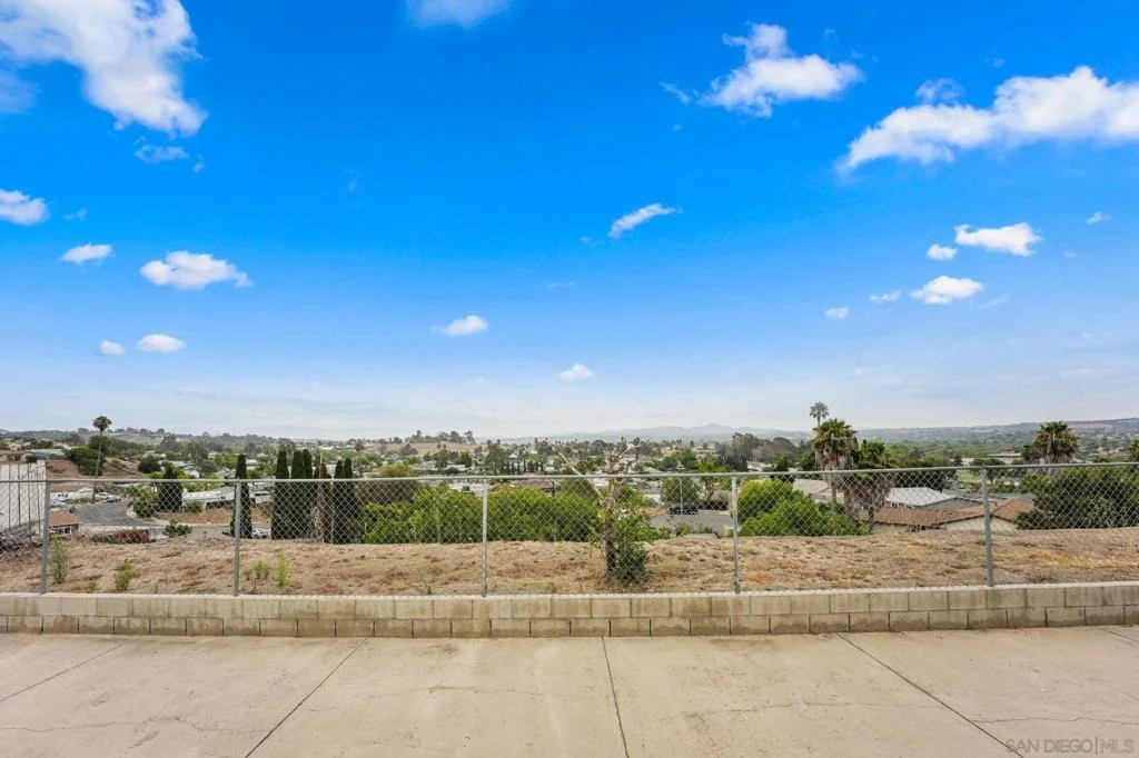 Photo of 656 Flora Dr