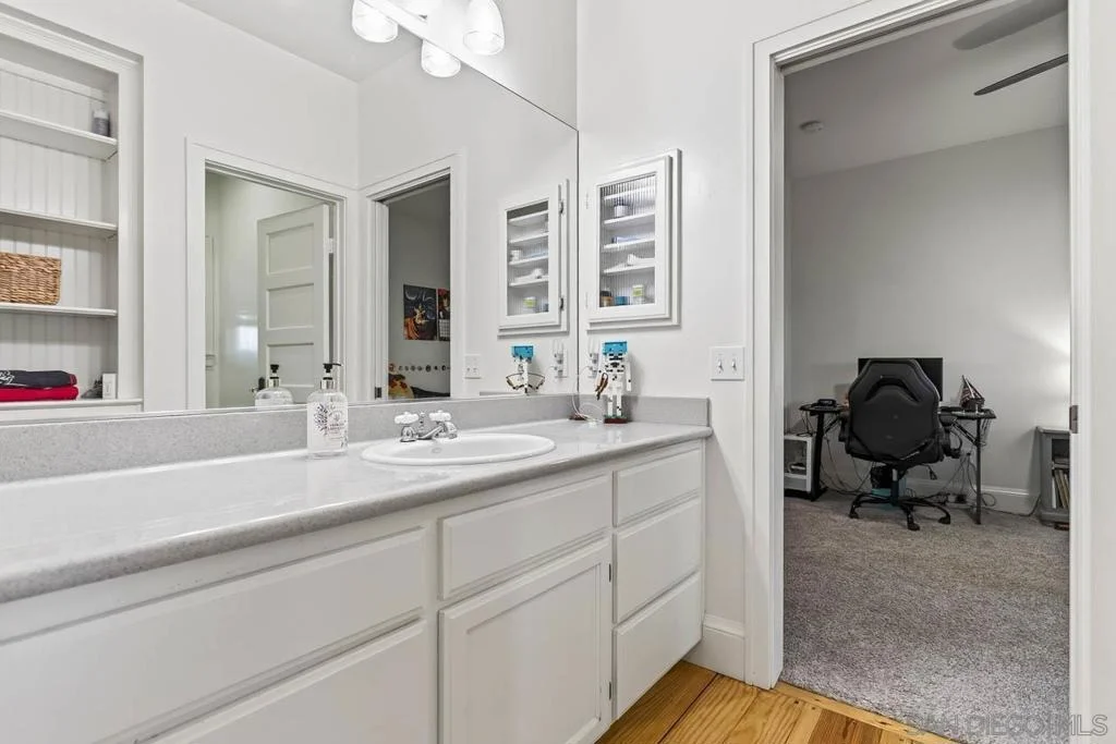 Photo of 4823 Belvedere