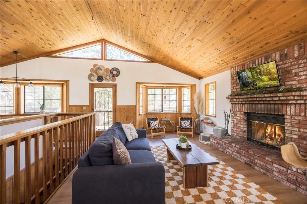 Photo of 42672 Juniper Drive