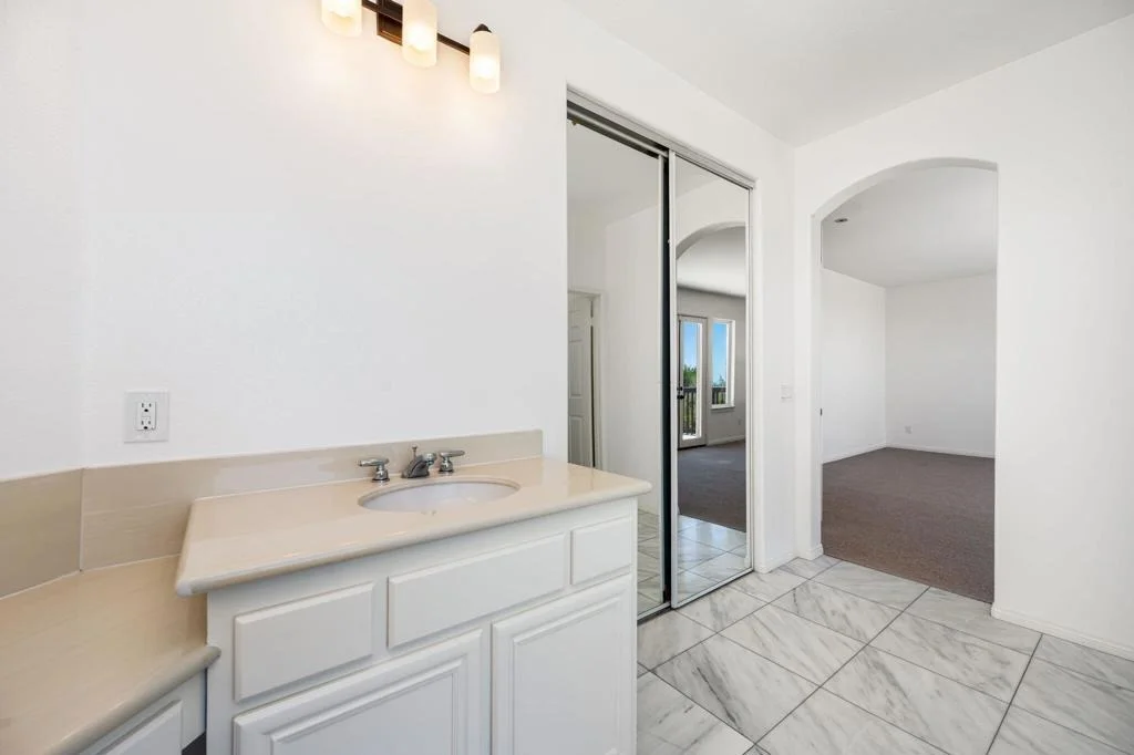 Photo of 13435 Canyon Crest Road