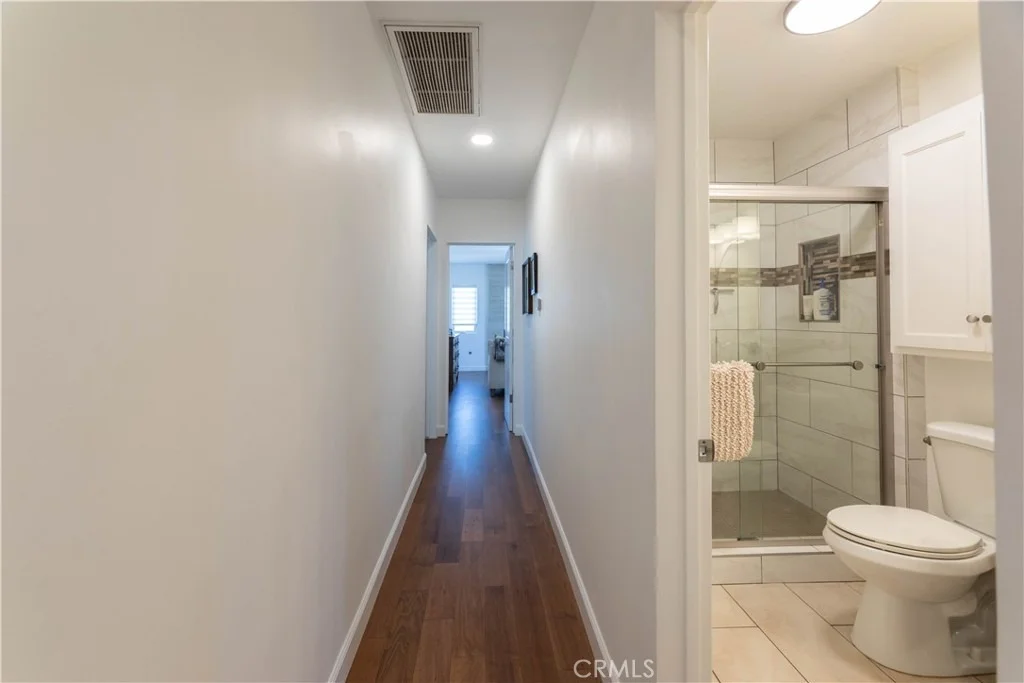 Photo of 3732 Clark