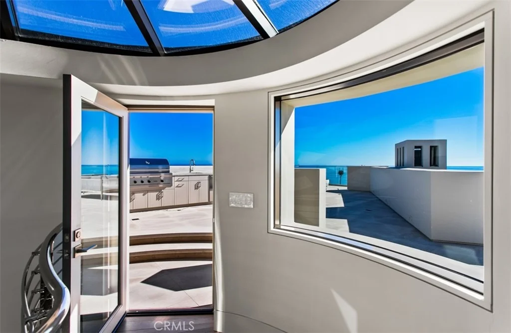 Photo of 2928 Ocean