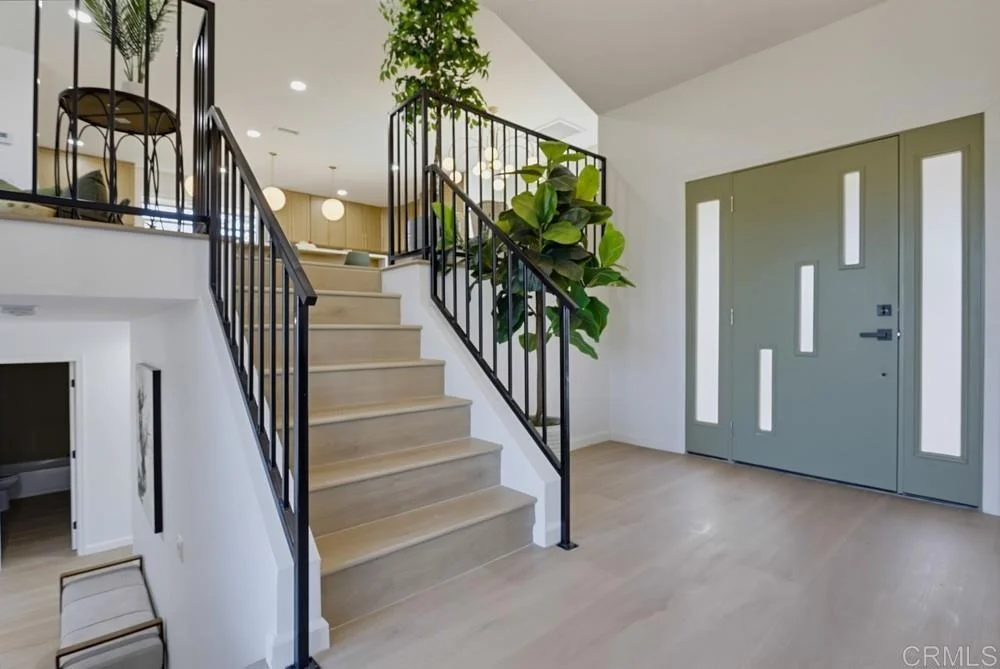 Photo of 930 Miramar Drive