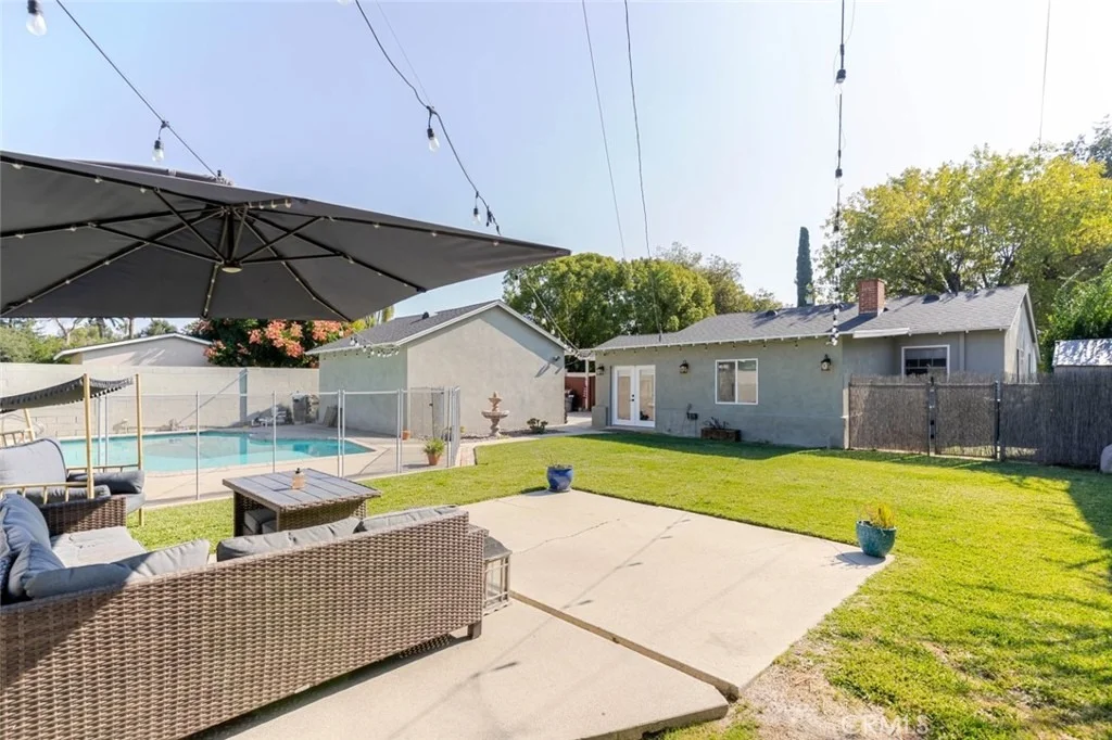 Photo of 447 W Bennett Avenue
