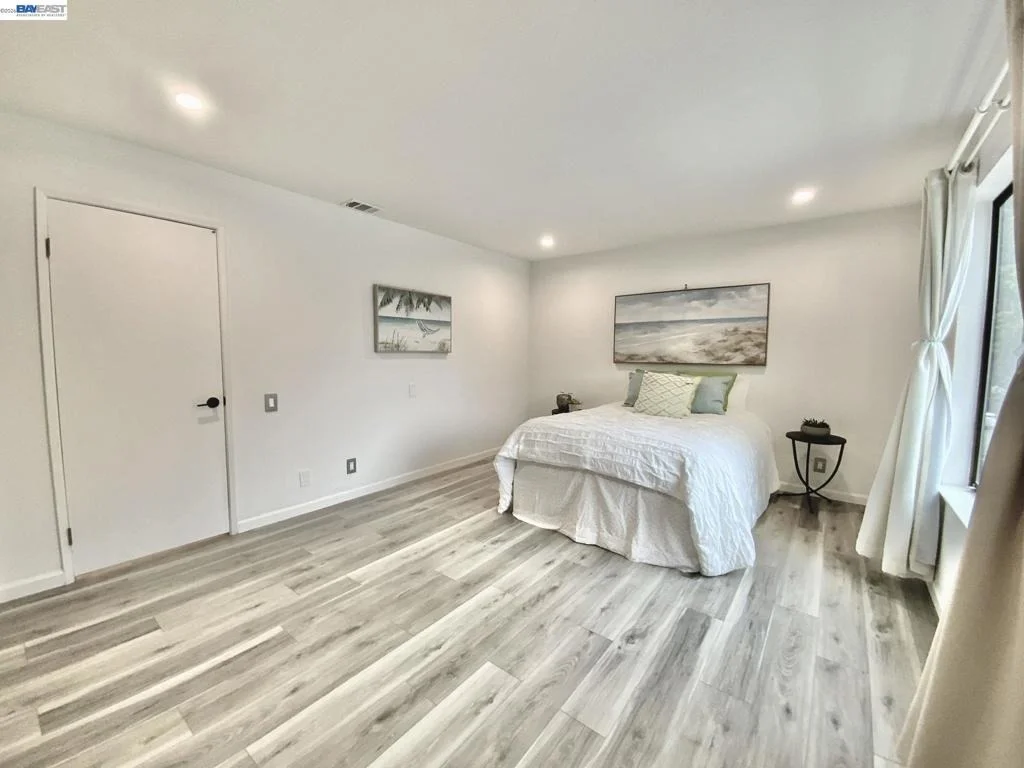 Photo of 277 Hackamore Cmn