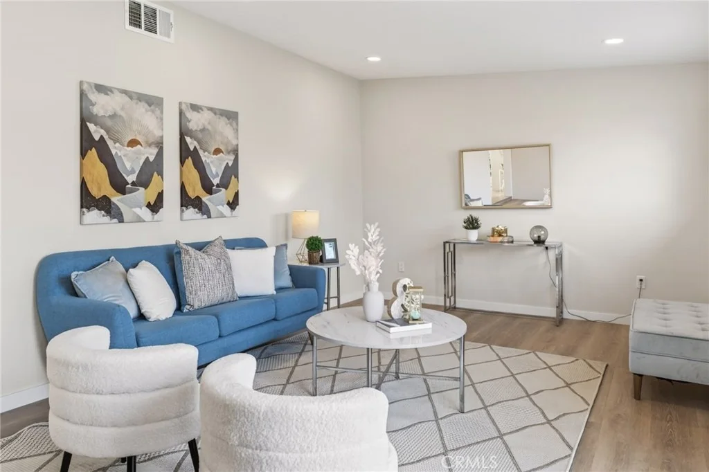 Photo of 4761 Central