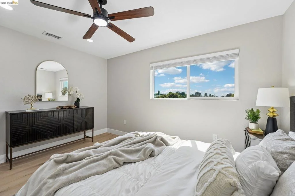 Photo of 449 GILCREST