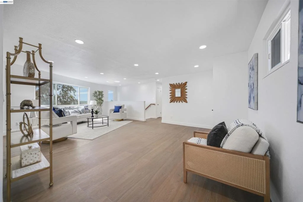 Photo of 1069 Central Blvd