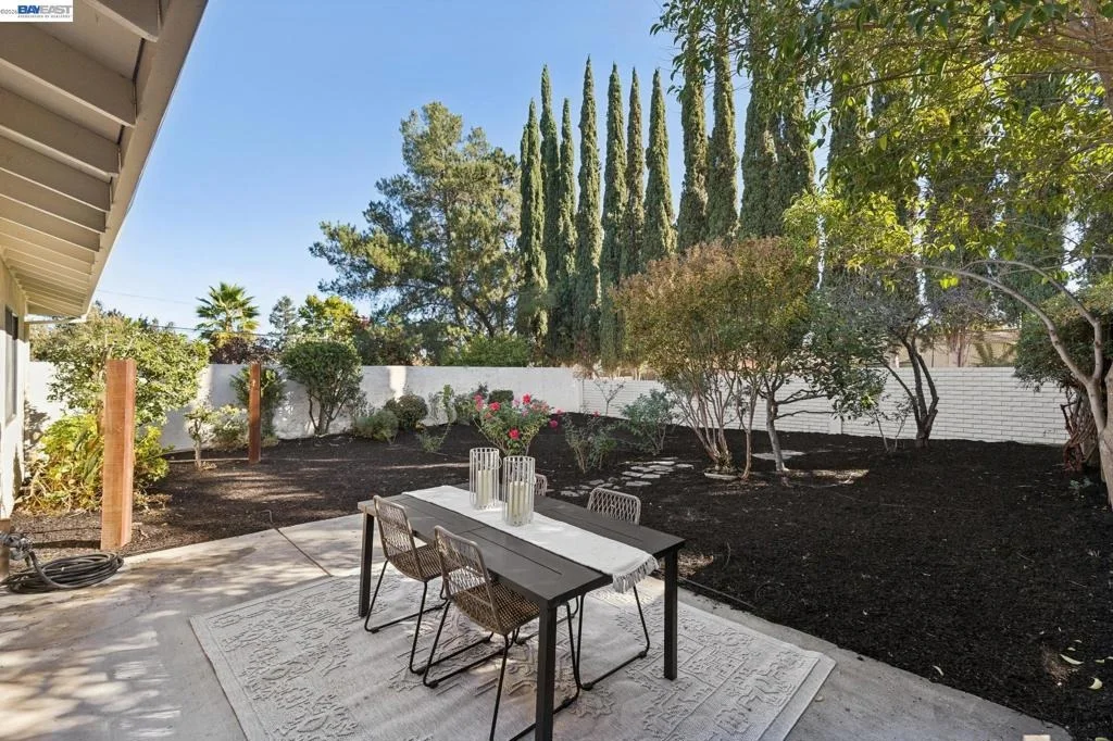 Photo of 402 Vineyard Pl