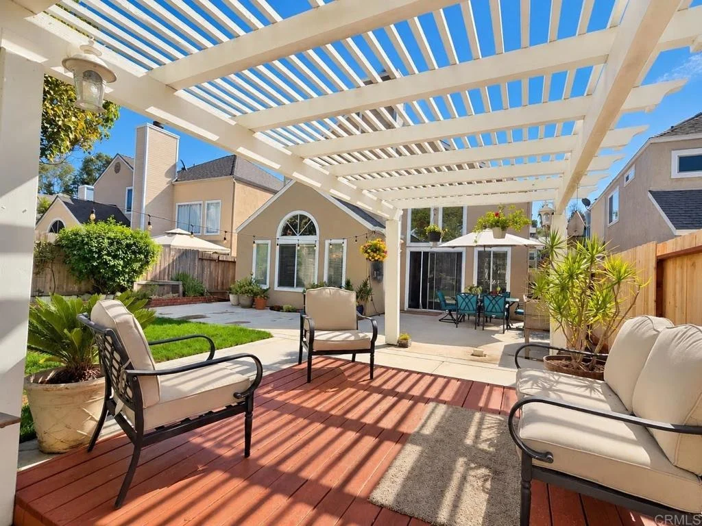Photo of 1724 Avenida De Suenos