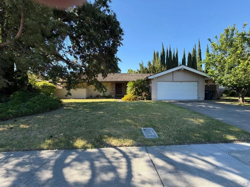 Photo of 622 Rivercrest Dr.