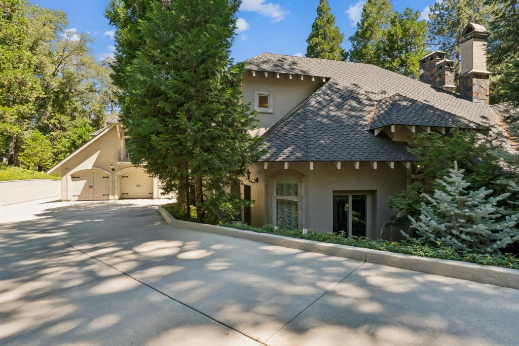 Photo of 391 Cedar Ridge Drive