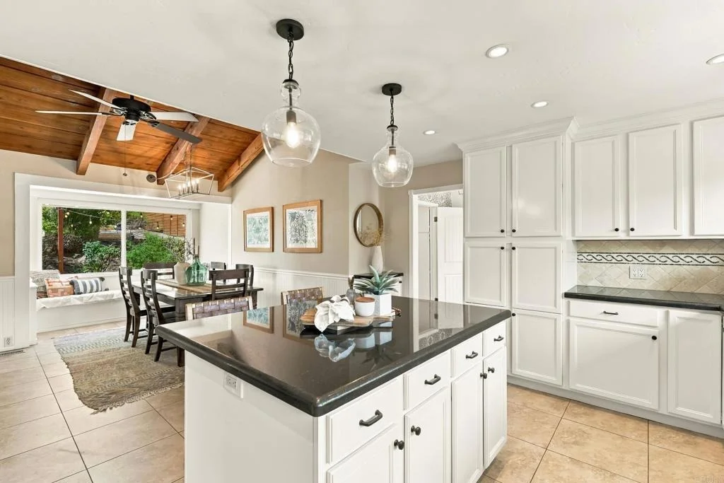 Photo of 919 Valley Dr