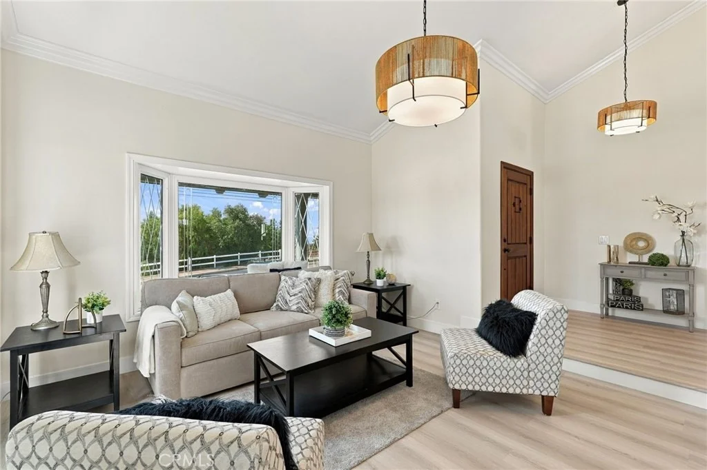 Photo of 9086 Hillside