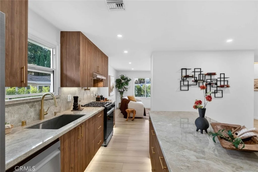 Photo of 6433 Creemore Lane