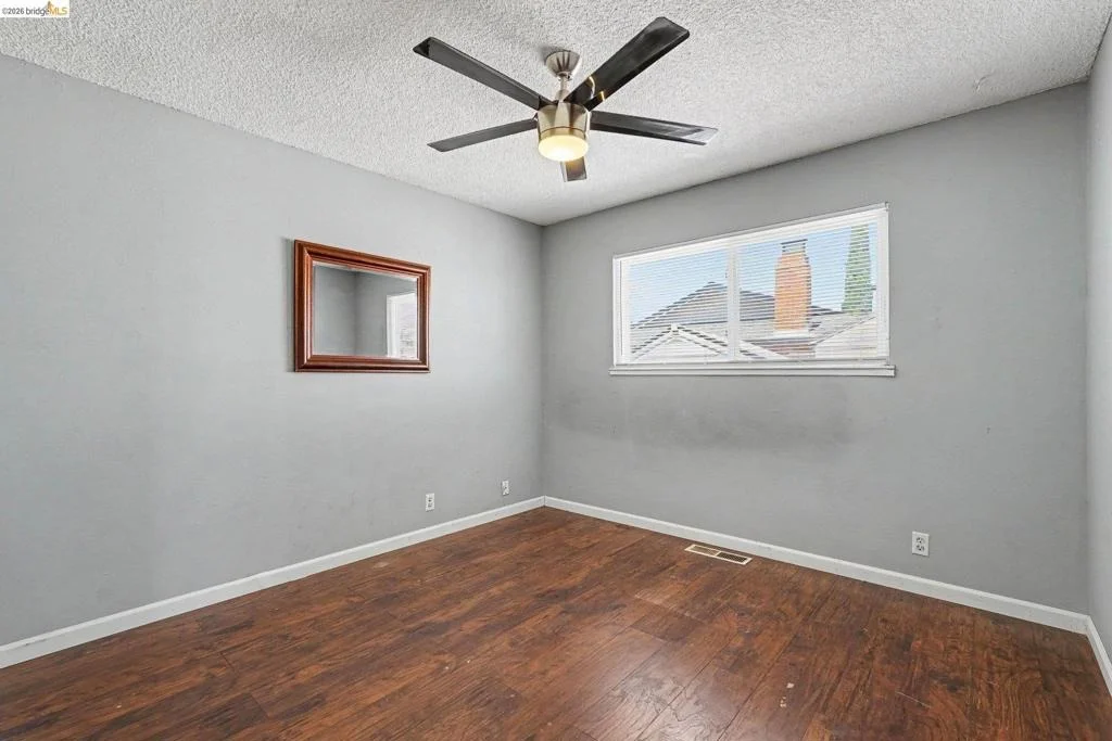Photo of 1126 Mission Dr